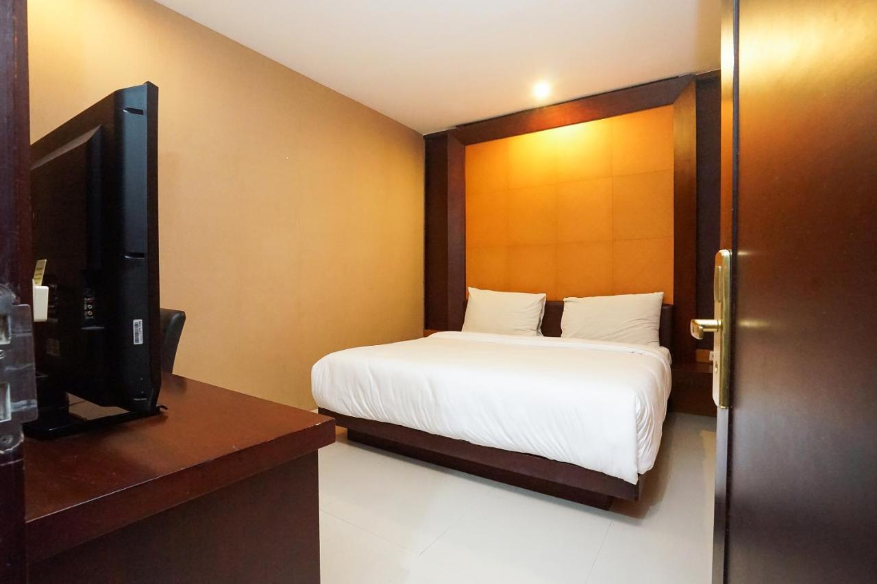 Homestay 3 Surabaya Exterior photo