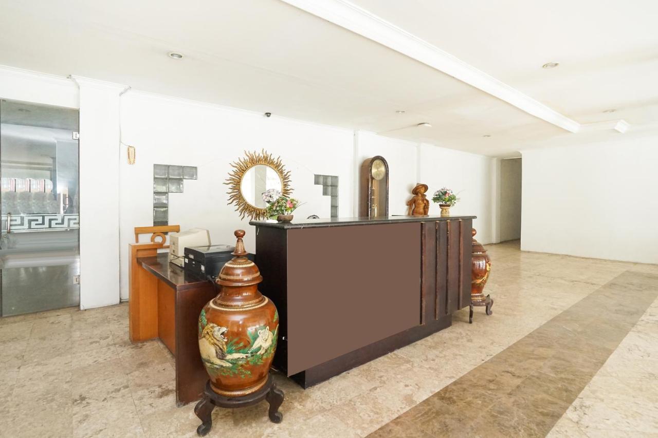 Homestay 3 Surabaya Exterior photo